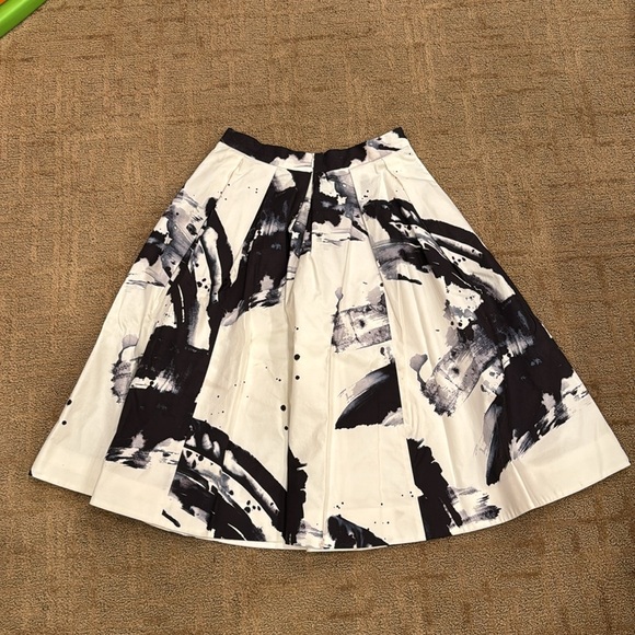 Karen Millen Black & White Skirt - Picture 4 of 4